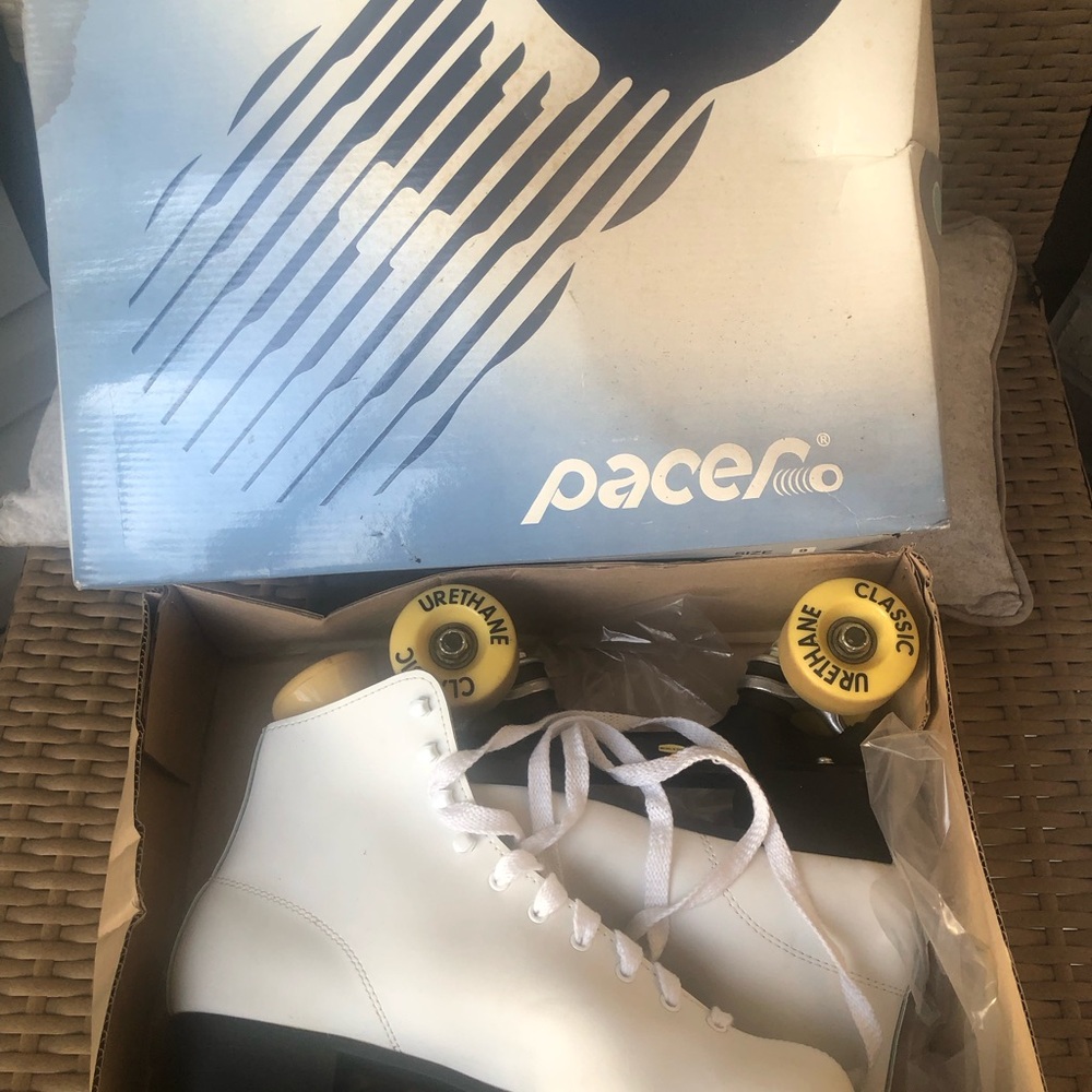 Pacer Vintage White Roller Skates with Yellow Wheels